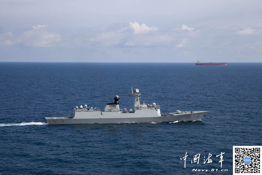 新一批护航舰队通过马六甲海峡